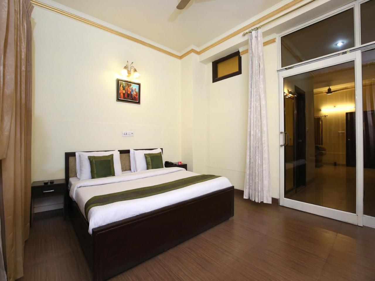Hotel Downtown Suites Амритсар Екстериор снимка