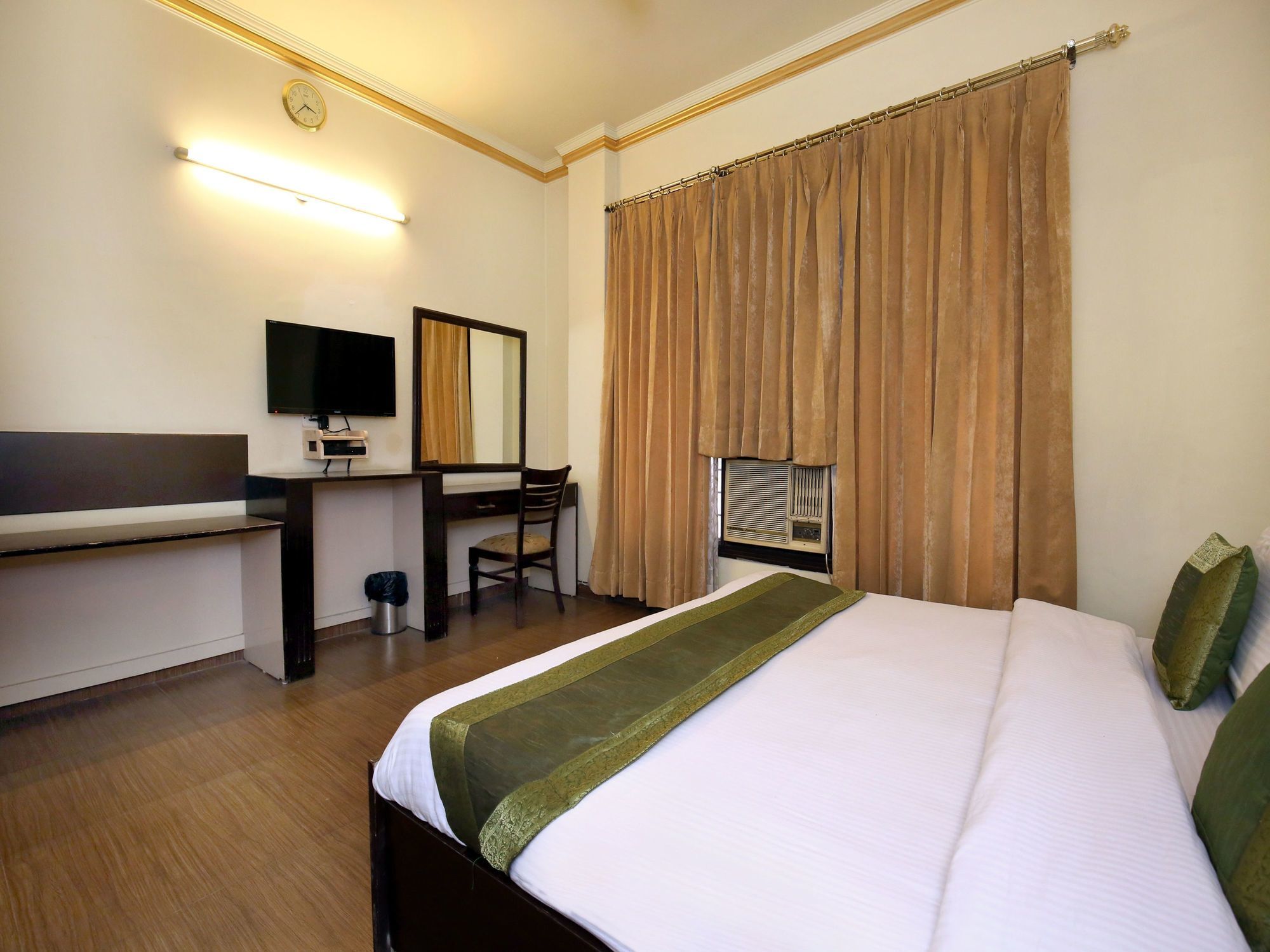 Hotel Downtown Suites Амритсар Екстериор снимка